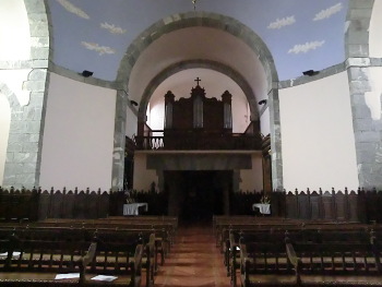 Coro y órgano de la iglesia